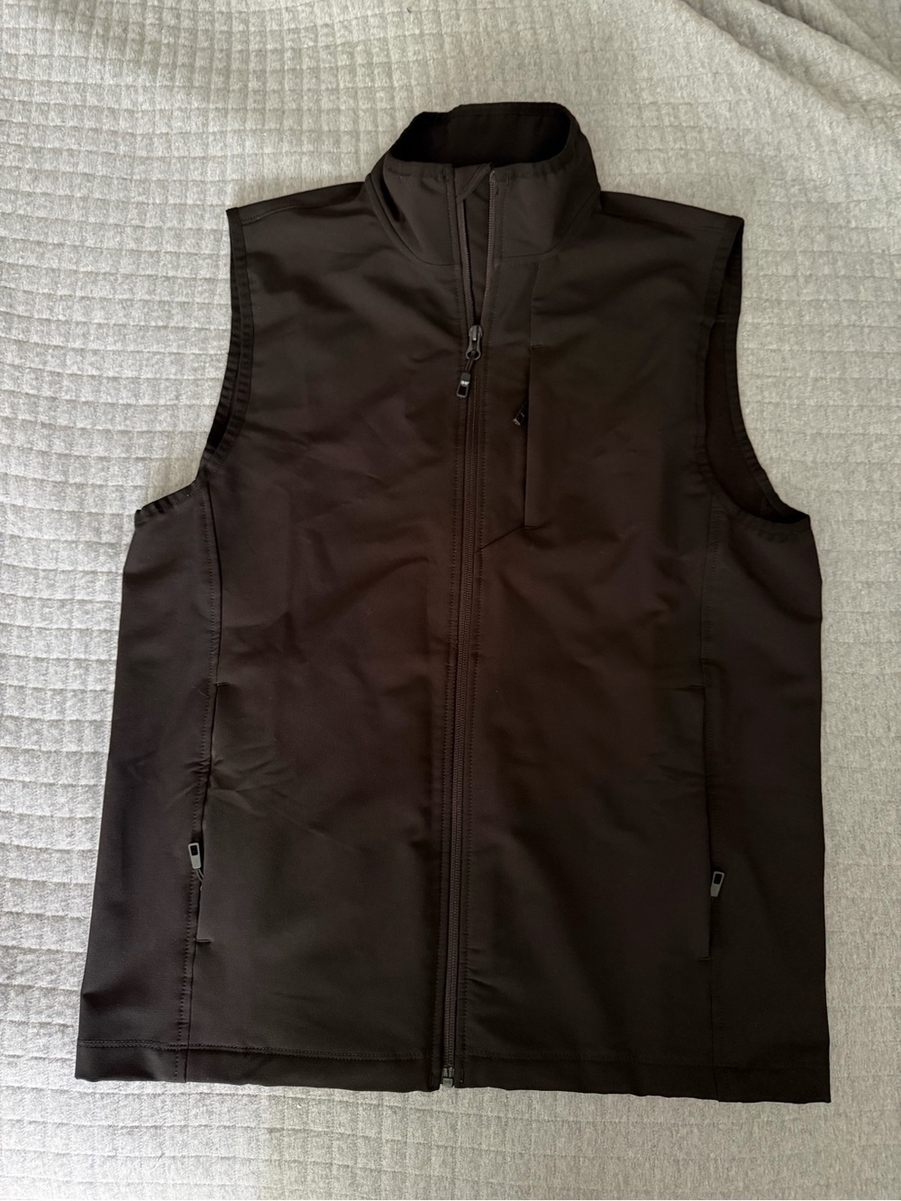 32 Degrees Men's Black Softshell Vest (size small)